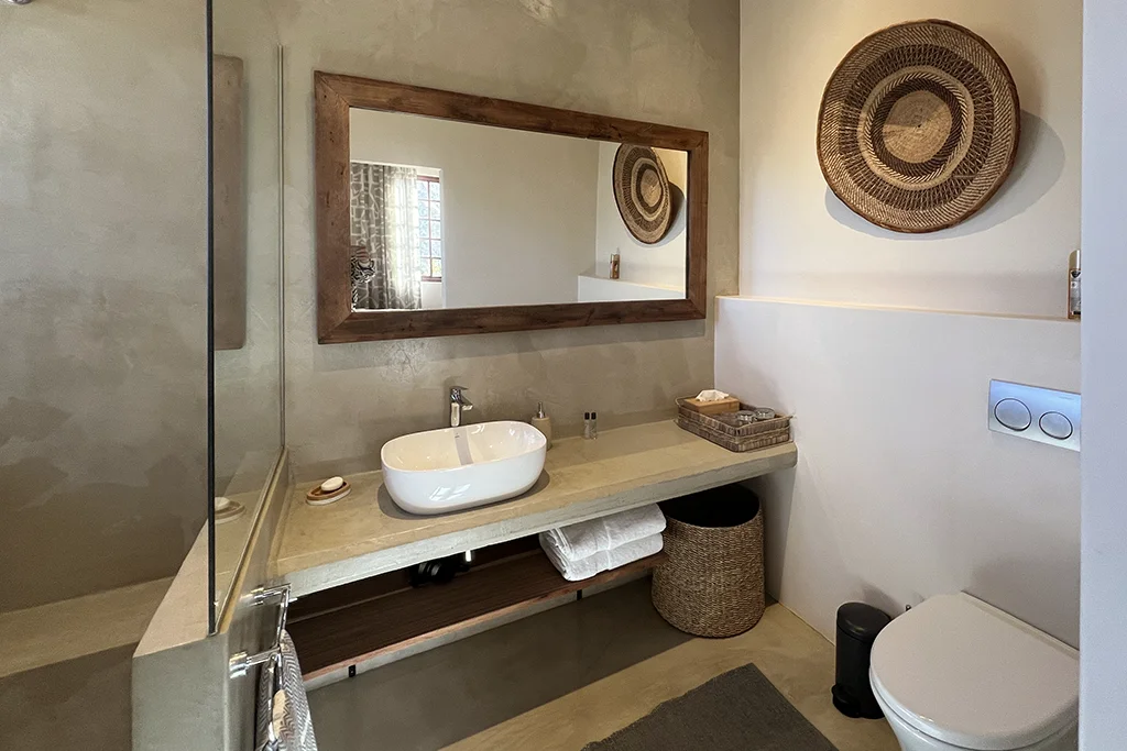 Modern Bathroom